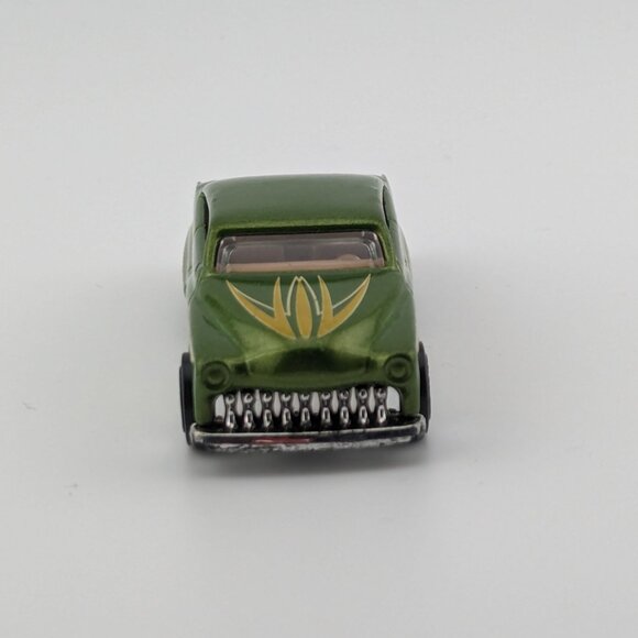 1951 51 Merc Mercury Violet Passion Hotwheels collectible car - Picture 3 of 4